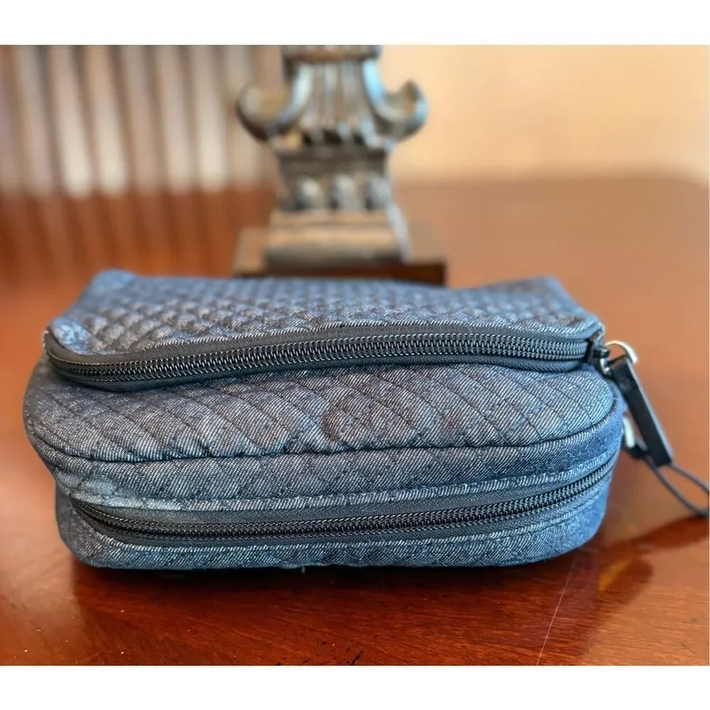 VERA BRADLEY - EUC Iconic Medium Cosmetic Bag/Travel Case in Blue/Grey Denim